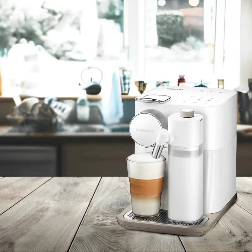 Nespresso - White Gran Lattissima Espresso Machine by De’Longhi - EN640WCA