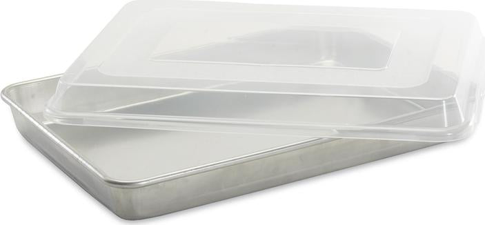 Nordic Ware - High Sided Sheetcake Pan with Lid - 50540