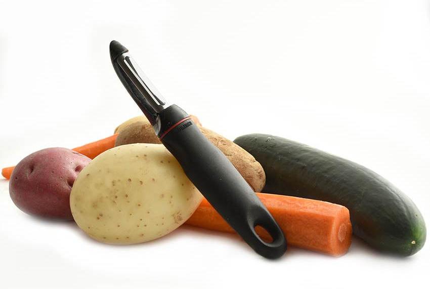 Norpro - GRIP-EZ Black Peeler - 110B