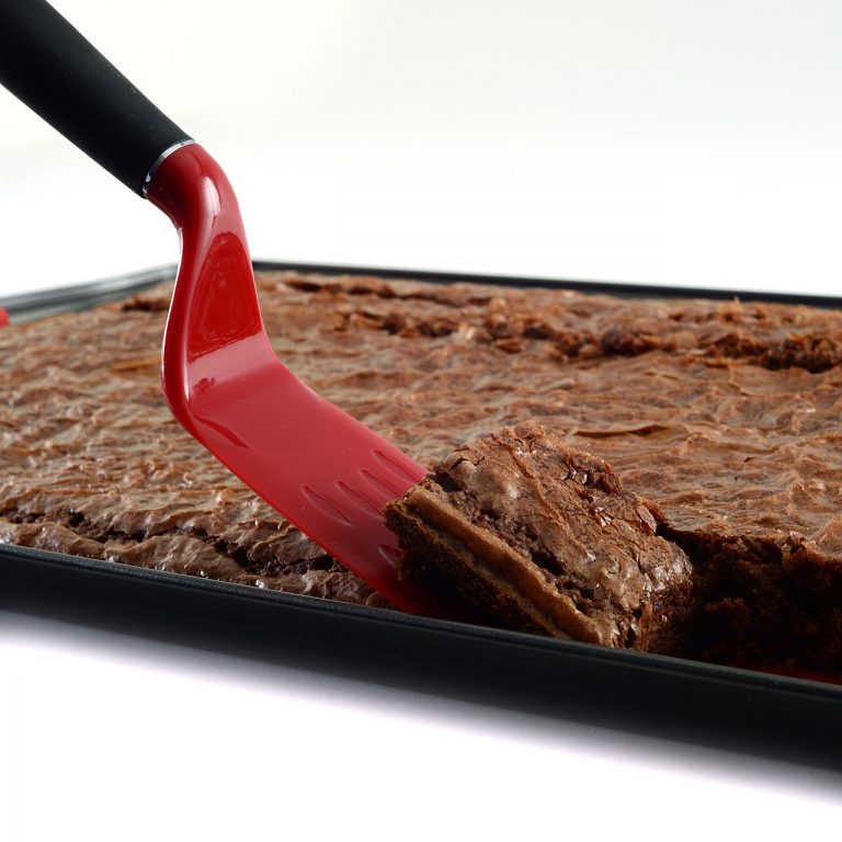 Norpro - GRIP-EZ Brownie Spatula with Scallop Blade - 3156