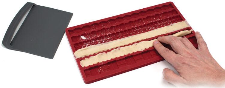 Norpro - Silicone Pie Edge Mold with Scraper - 3238