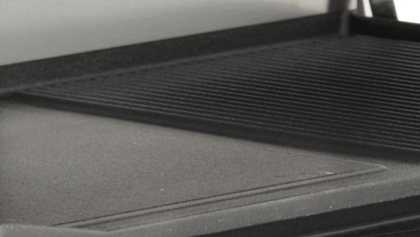 Omcan - 10" x 19" Double Panini Grill with Grooved/Ribbed/Smooth Surfaces - 11380
