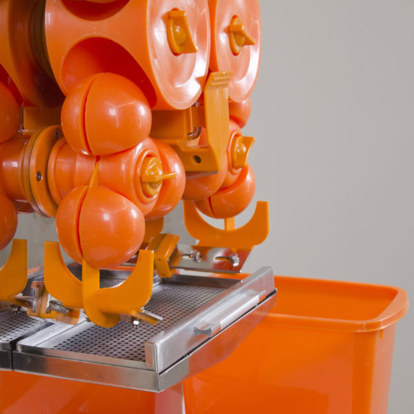 Omcan - 120V Stainless Steel Orange Juice Extractor (Juicer) - JE-CN-0020