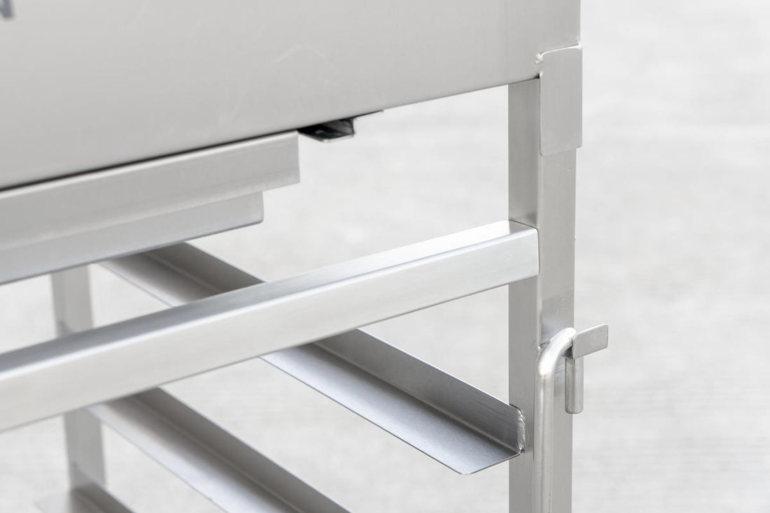 Omcan - 17.5″ x 24″ x 42″ Stainless Steel French Fry Dump Station - 48179