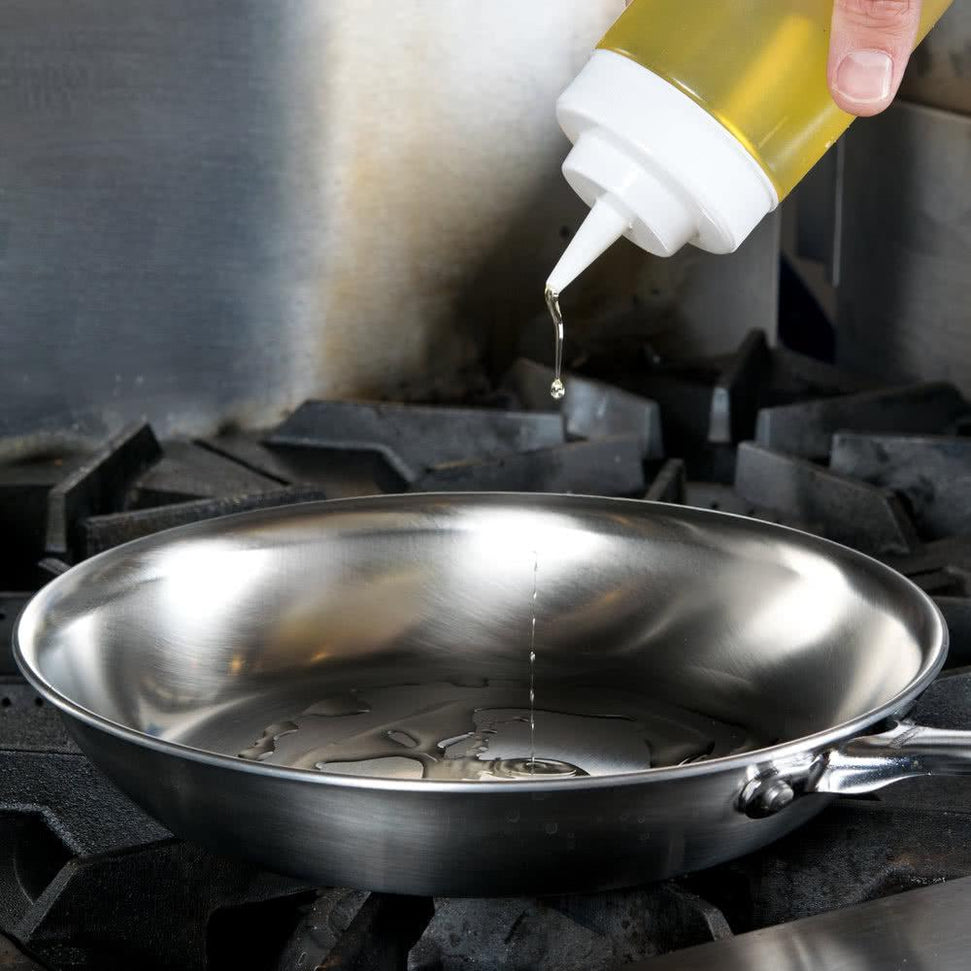 Omcan - 24 oz Clear Condiment Squeeze Bottles, Pack of 6 (710 ml), Pack of 15 - 40473