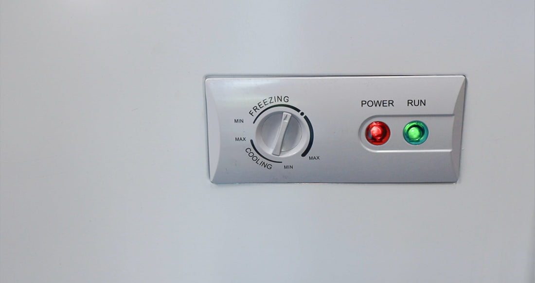 Omcan - 5.3 Cu.Ft Ice Cream Chest Freezer With Flat Glass Top - 45291