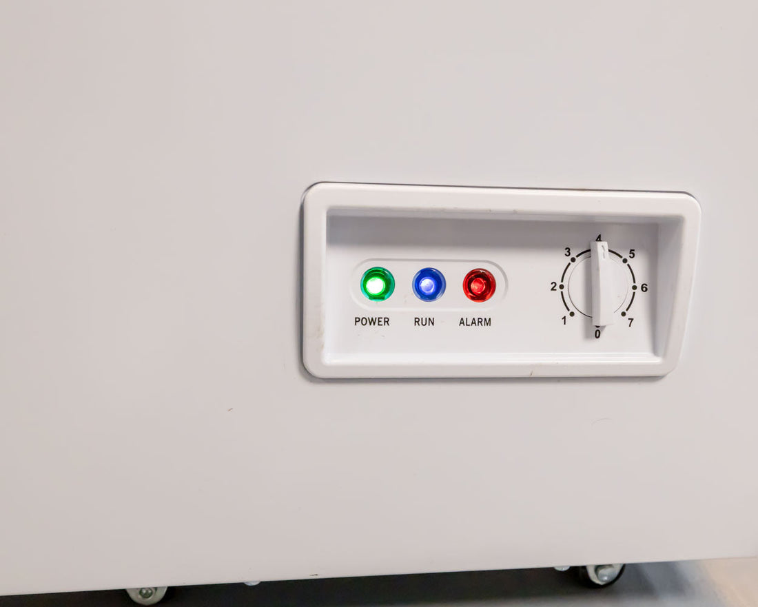 Omcan - 60" 15.4 Cu. Ft Chest Freezer With Solid Flat Top - 46504