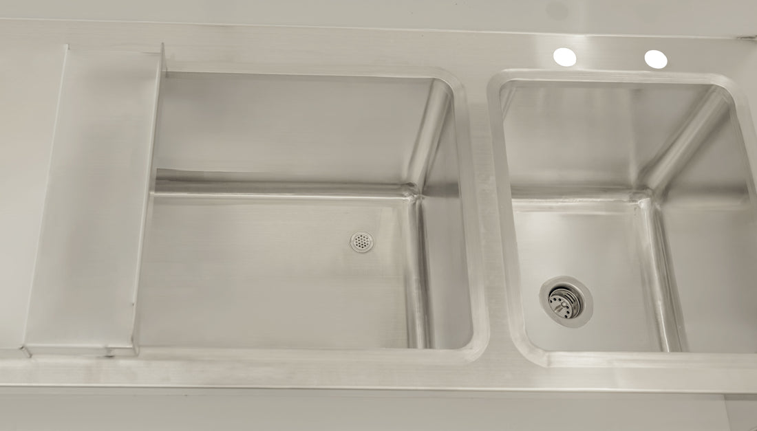 Omcan - 60″ Cocktail Mix Unit with 7″ Back Splash, Ice Bin & Two Sinks - 48619