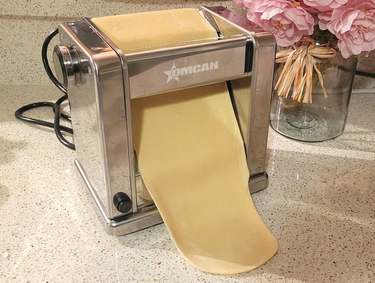 Omcan - Electric Countertop Pasta Sheeter with 3 Cutters - 48367