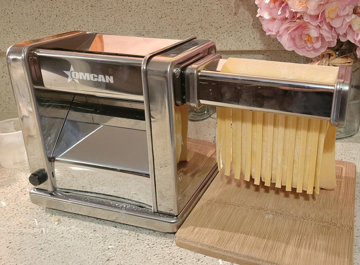 Omcan - Electric Countertop Pasta Sheeter with 3 Cutters - 48367