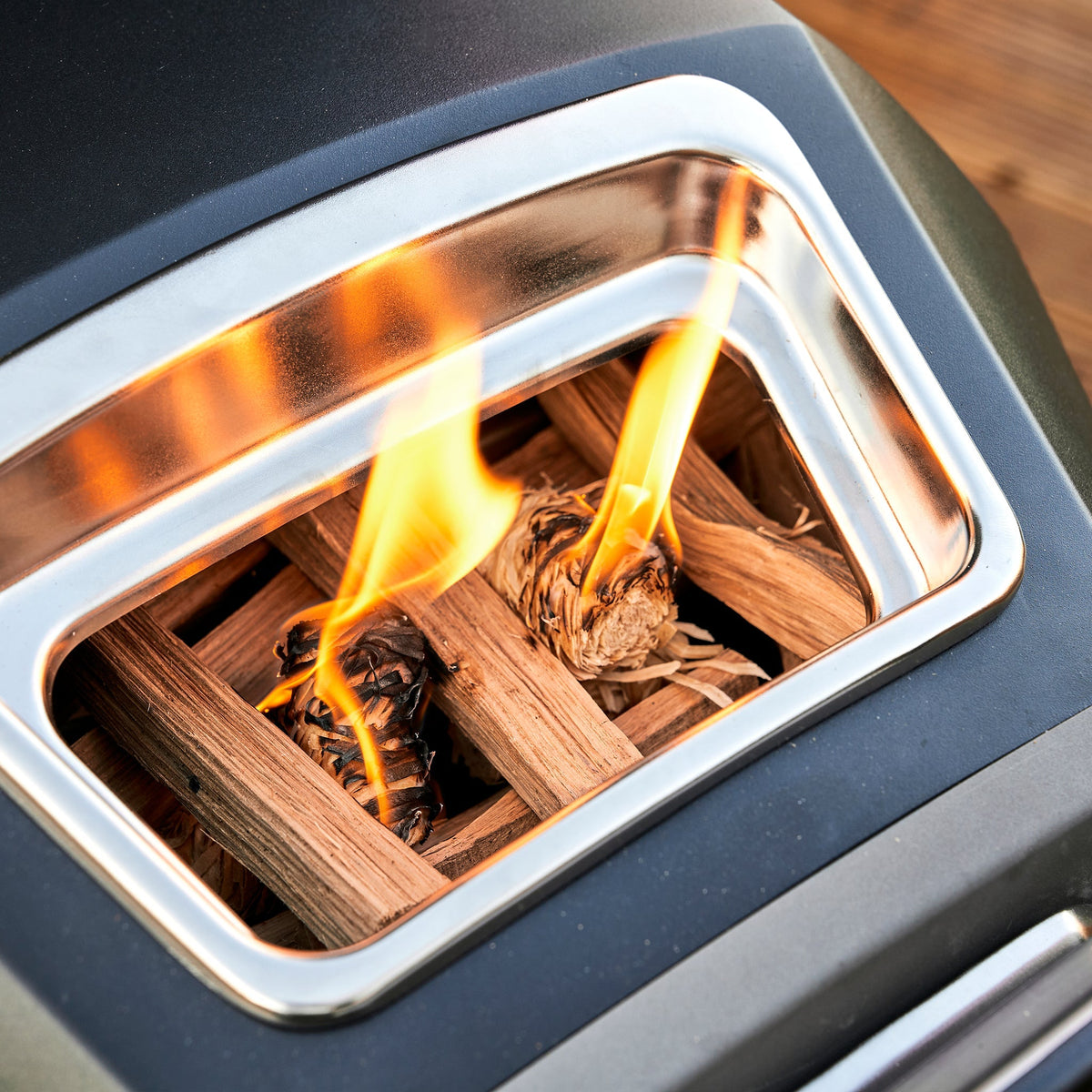 Ooni - Karu 2 Multi-Fuel Pizza Oven - UU-P25100