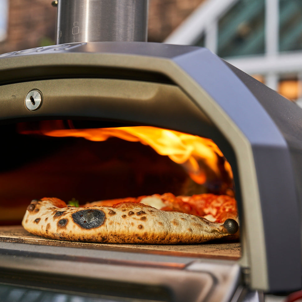 Ooni - Karu 2 Multi-Fuel Pizza Oven - UU-P25100