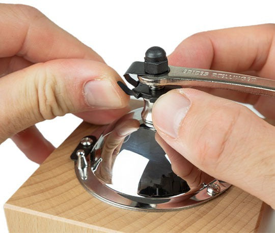 Peugeot - Le Moulin d'Olivier Roellinger 5" Natural Wooden Pepper Mill with Handl (11cm) - 43407