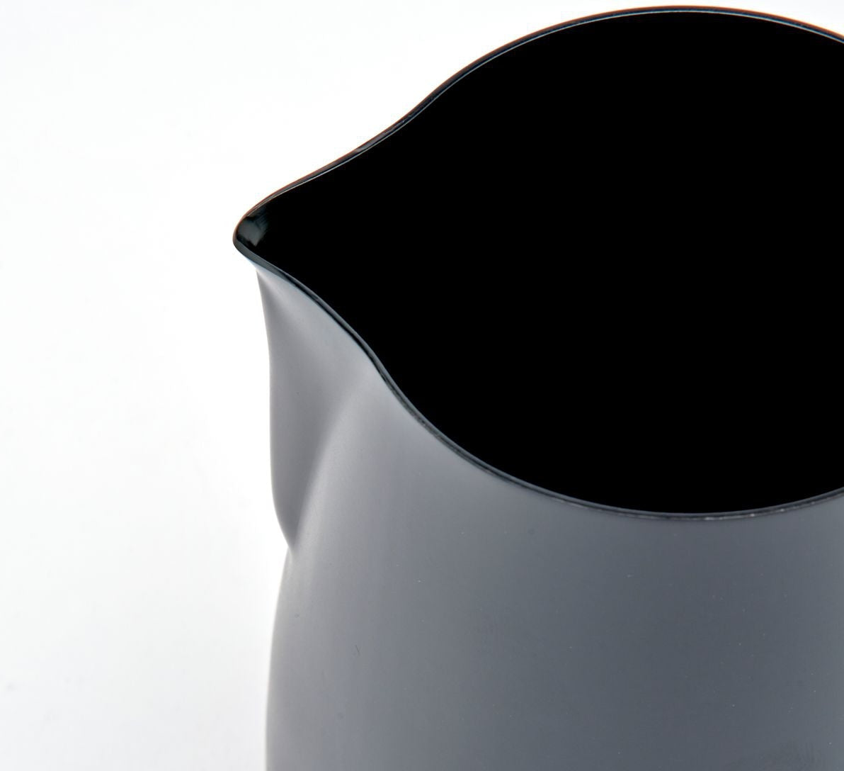Rhino - 32 Oz Black (950ml) Stealth Milk Pitcher - RHTEF32OZ - Special Order Item, ETA 4-6 Weeks