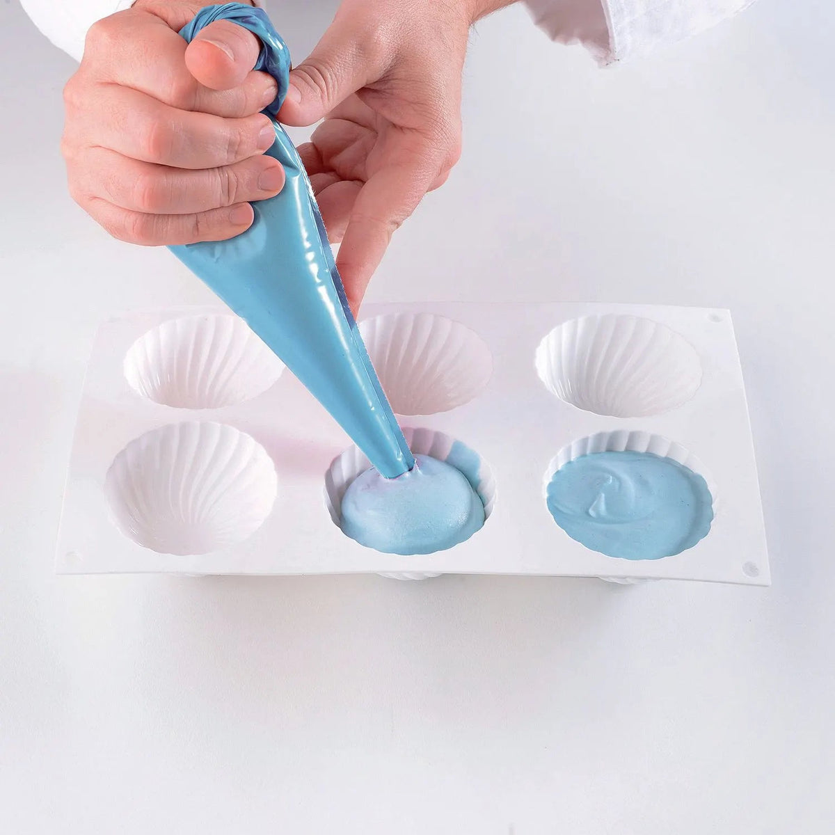 Silikomart - 2.9" x 1.4" Silicone 6 Compartment Parfum Baking Mold with Border - PARFUM110