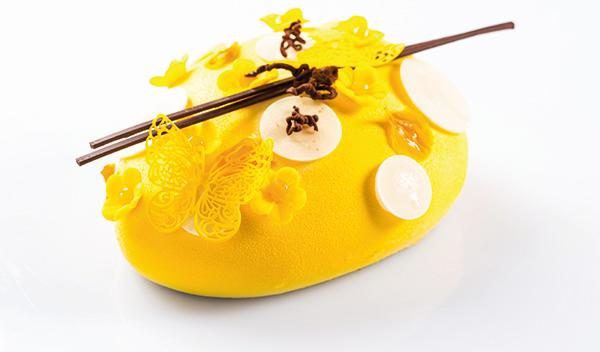 Silikomart - 7.1" x 5.6" x 2.6" Silicone Stampo Baking Mould With Cutter - ZEN1000