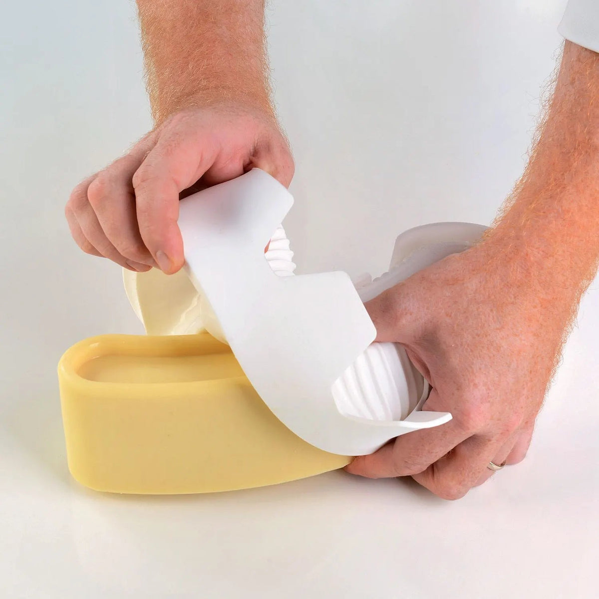Silikomart - Individual 3-Piece Silicone Baking Mold Set with Plastic Support - STELLA DELCIRCO