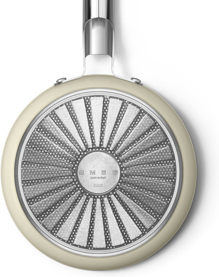 Smeg - 20" Cream Non-Stick Sauce Pan With Lid - CKFS2011CRM