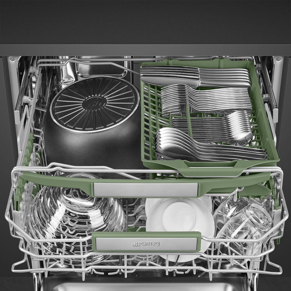 Smeg - 24" Panel Ready Fully Integrated Built-in Dishwasher with 16 Place Setting Capacity - DW8630