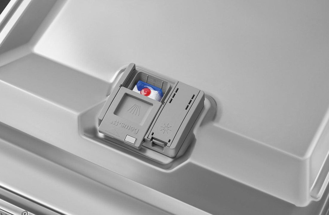 Smeg - 24" Panel Ready Fully Integrated Built-in Dishwasher with Orbital Wash System - DW8610