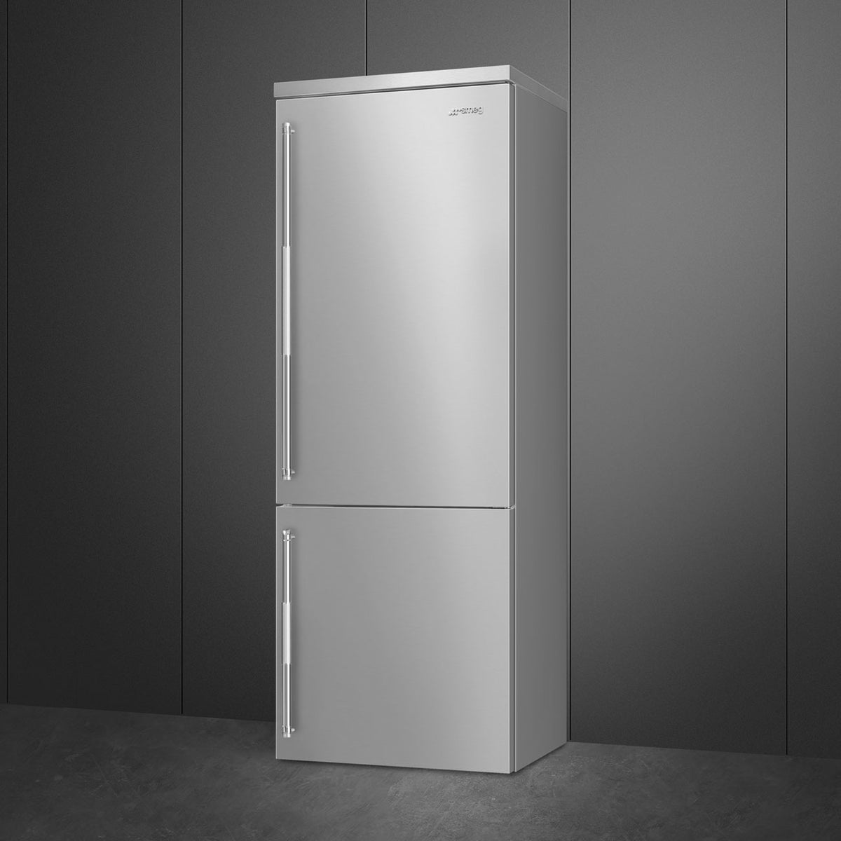 Smeg - 27" Bottom Mount Stainless Steel Right Hinge Fridge with Pro Handles - BM27URX