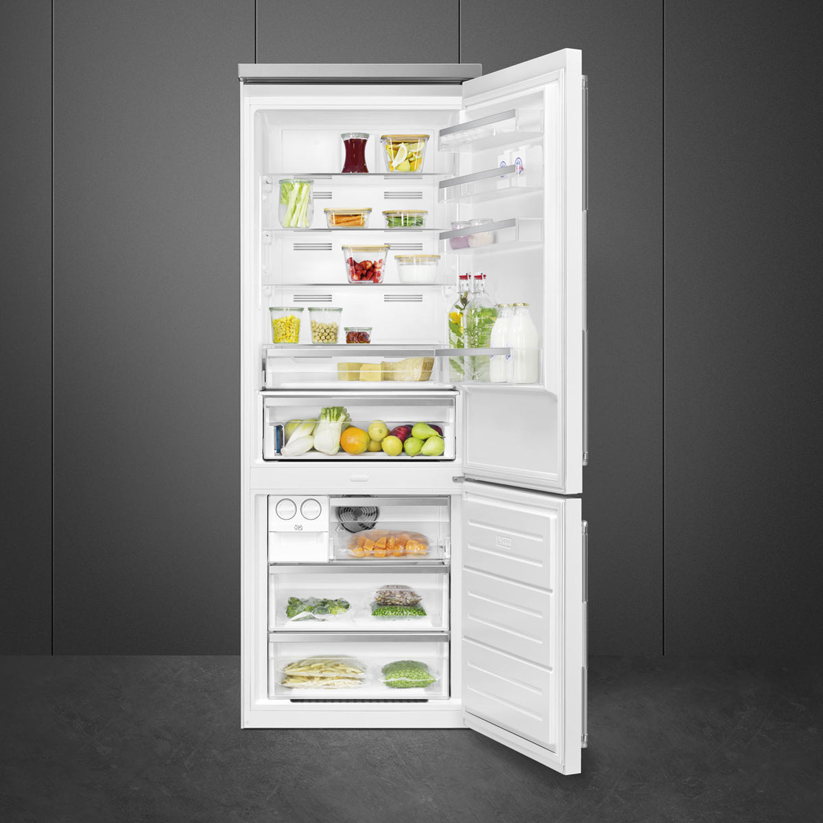 Smeg - 27" Bottom Mount White Matte Right Hinge Fridge with Pro Handles - BM27URMW