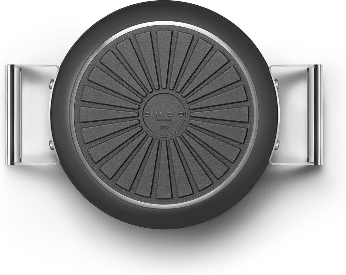 Smeg - 7.7 L 50's Style Non-Stick Casserole Black - CKFC2611BLM