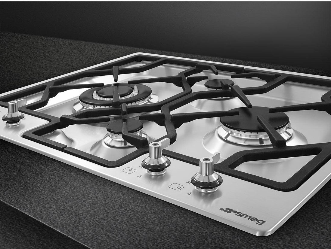 Smeg - Classic 24" Gas Cooktop with Pro Style Knobs - PGFU24X2