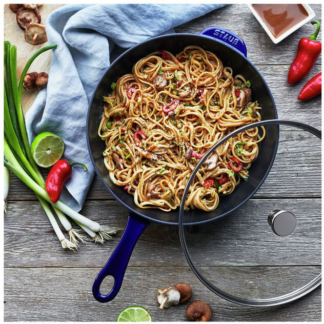 Staub - 10" Cast Iron Daily Pan With Glass Lid Blue (26 cm) - 1010647