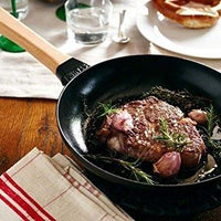 Staub - 10" Cast Iron Fry Pan with Wood Handle (26 cm) - 40511-952