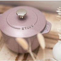 Staub - 1.8 QT Round Cast Iron Cocotte Cherry Blossom 1.8L- 1021929