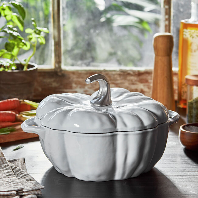 Staub - 3.5 QT Cast Iron Pumpkin Cocotte Pure White 3.25 L - 1024043