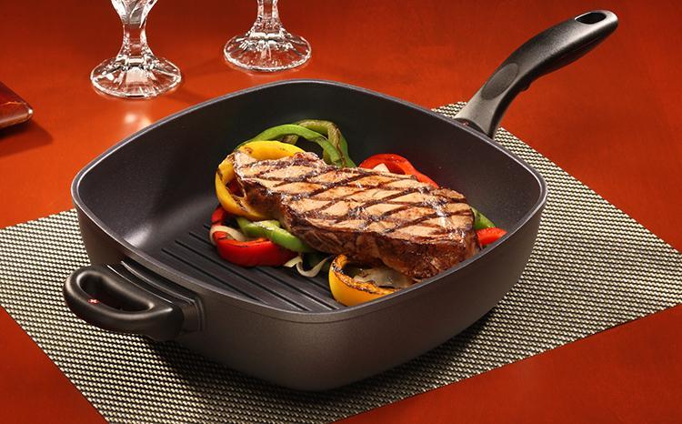 Swiss Diamond - 11" x 11" XD Non-Stick Induction Deep Square Grill Pan (28 cm x 28 cm) - XD66281i