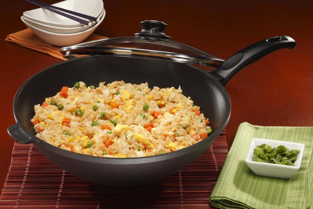 Swiss Diamond - 11.8" Classic Wok with Lid & Tempura Rack (4.9 QTs) - 61130C