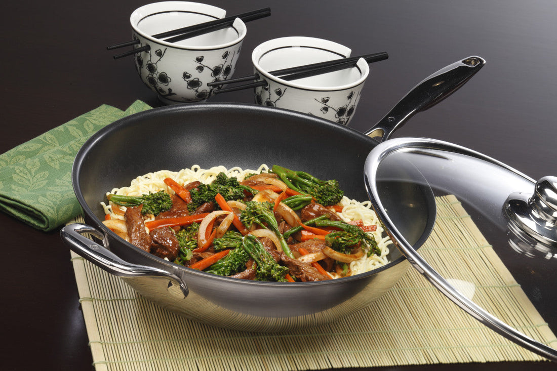 Swiss Diamond - 12.5" Nonstick Clad Wok with Lid (32 cm) - SDP31032ic