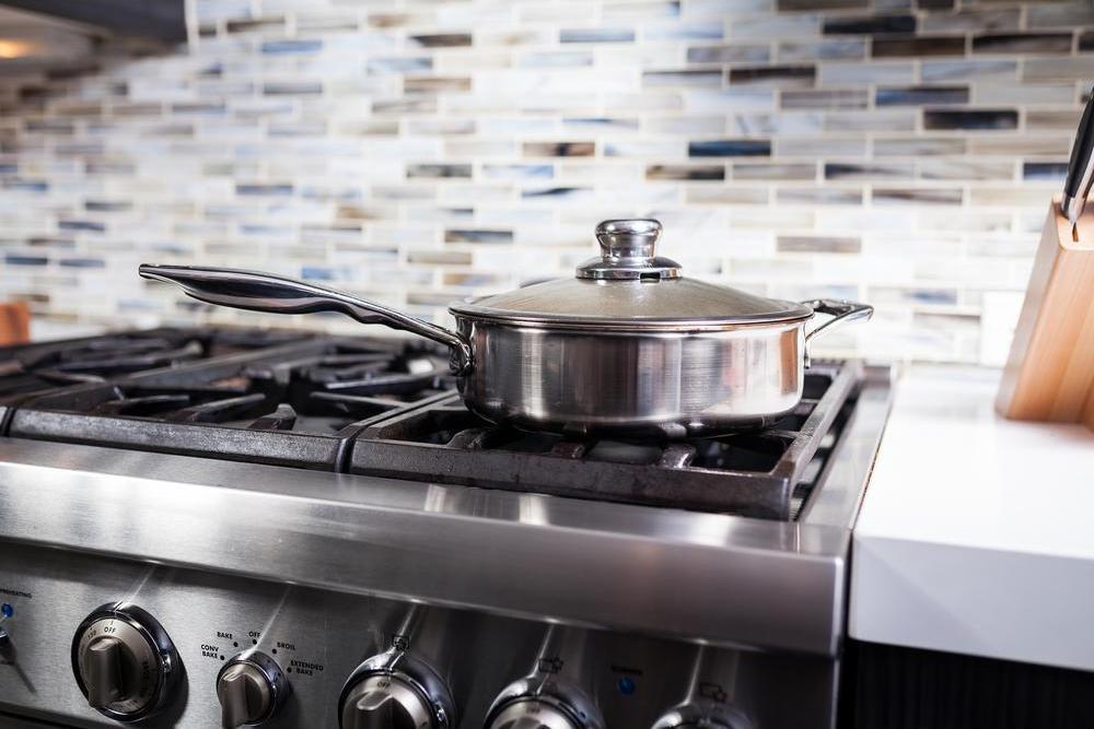 Swiss Diamond - 12.5" Premium Clad Sauté Pan with Glass Lid (32 cm) - SDCLAD3732iC