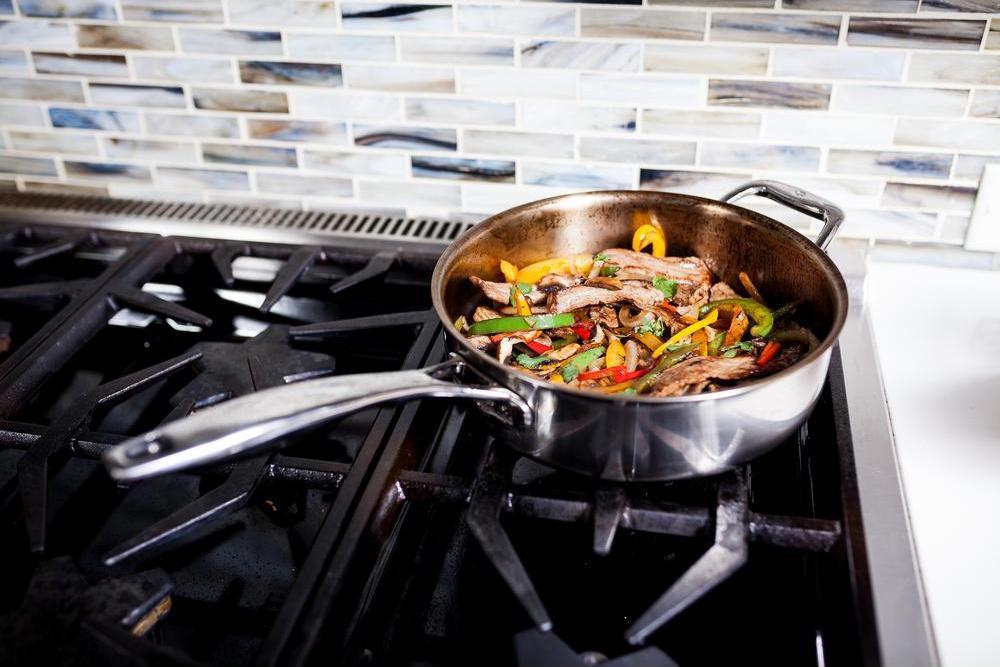 Swiss Diamond - 12.5" Premium Clad Sauté Pan with Glass Lid (32 cm) - SDCLAD3732iC