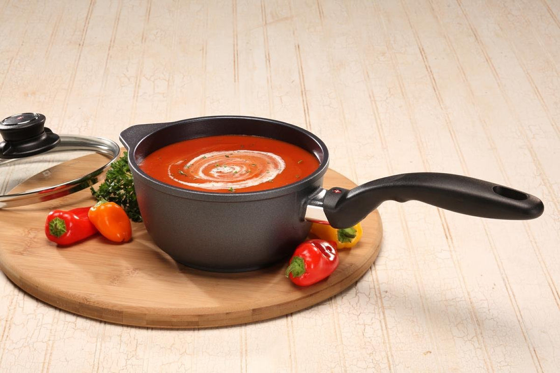 Swiss Diamond - 1.3 L Classic Nonstick Sauce Pan with Lid - (6.25") - 6716C