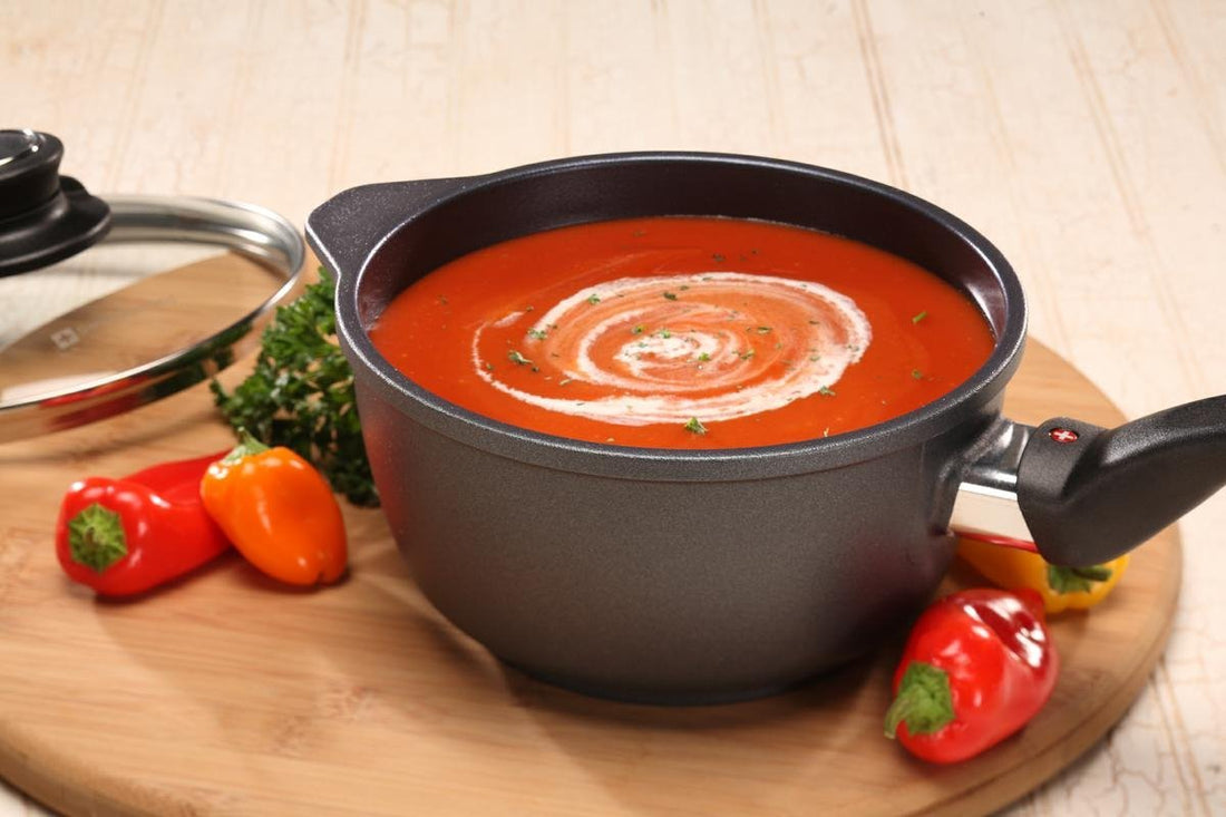 Swiss Diamond - 1.3 L Classic Nonstick Sauce Pan with Lid - (6.25") - 6716C