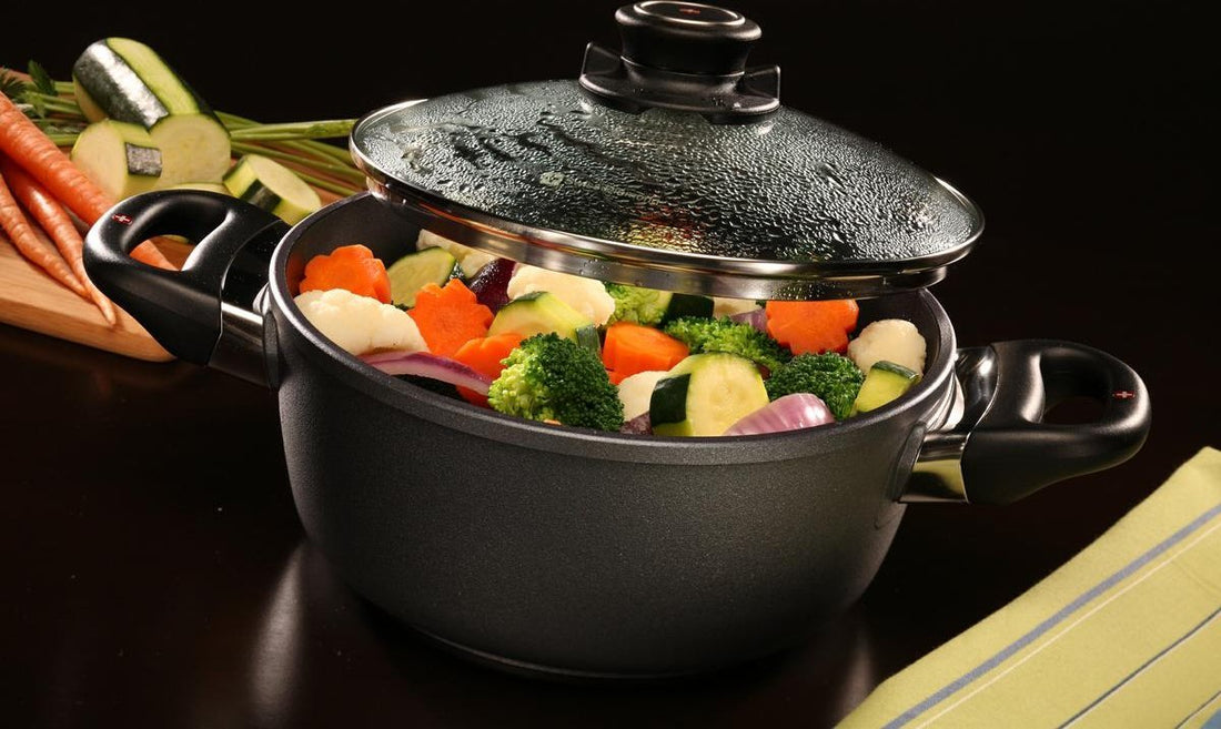 Swiss Diamond - 2 L Classic Nonstick Casserole with Lid (8") - 6820C