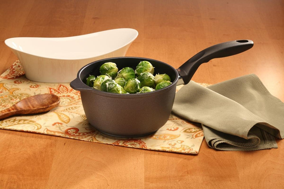 Swiss Diamond - 2 L Classic Nonstick Sauce Pan with Lid - (7") - 6718C