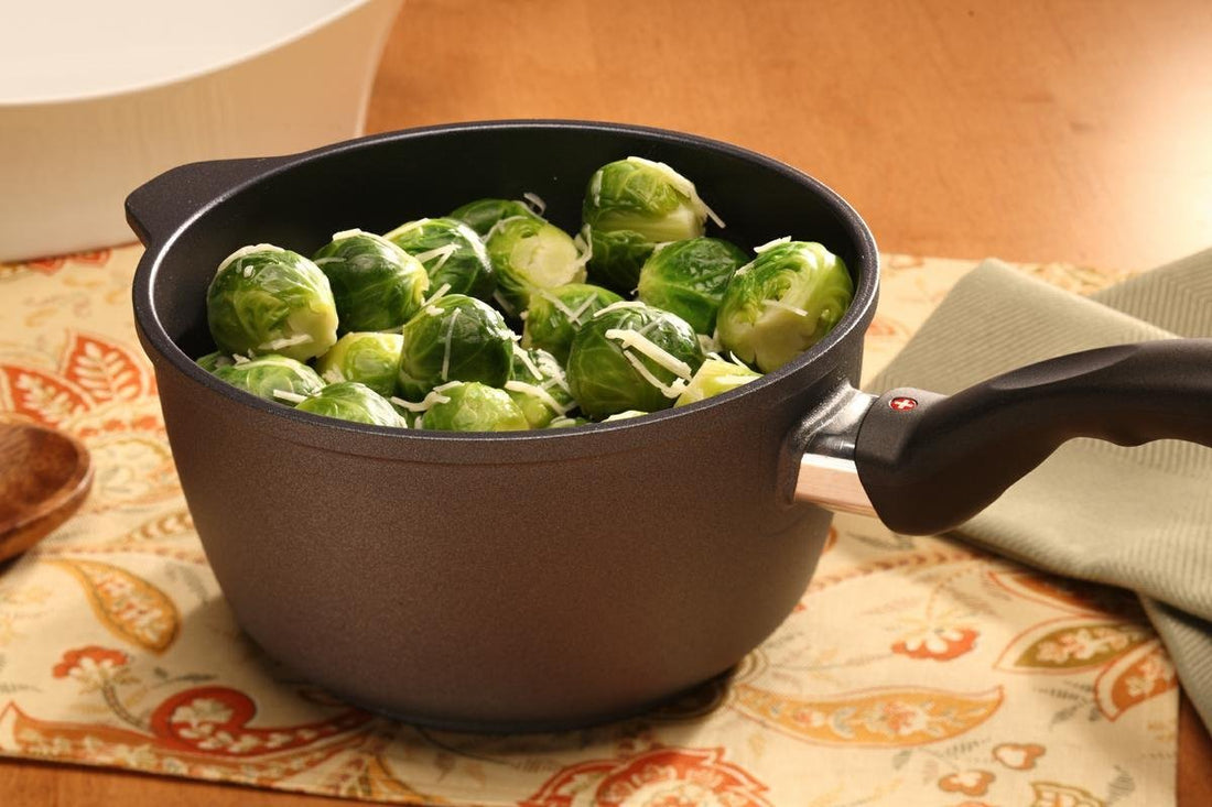 Swiss Diamond - 2 L Classic Nonstick Sauce Pan with Lid - (7") - 6718C