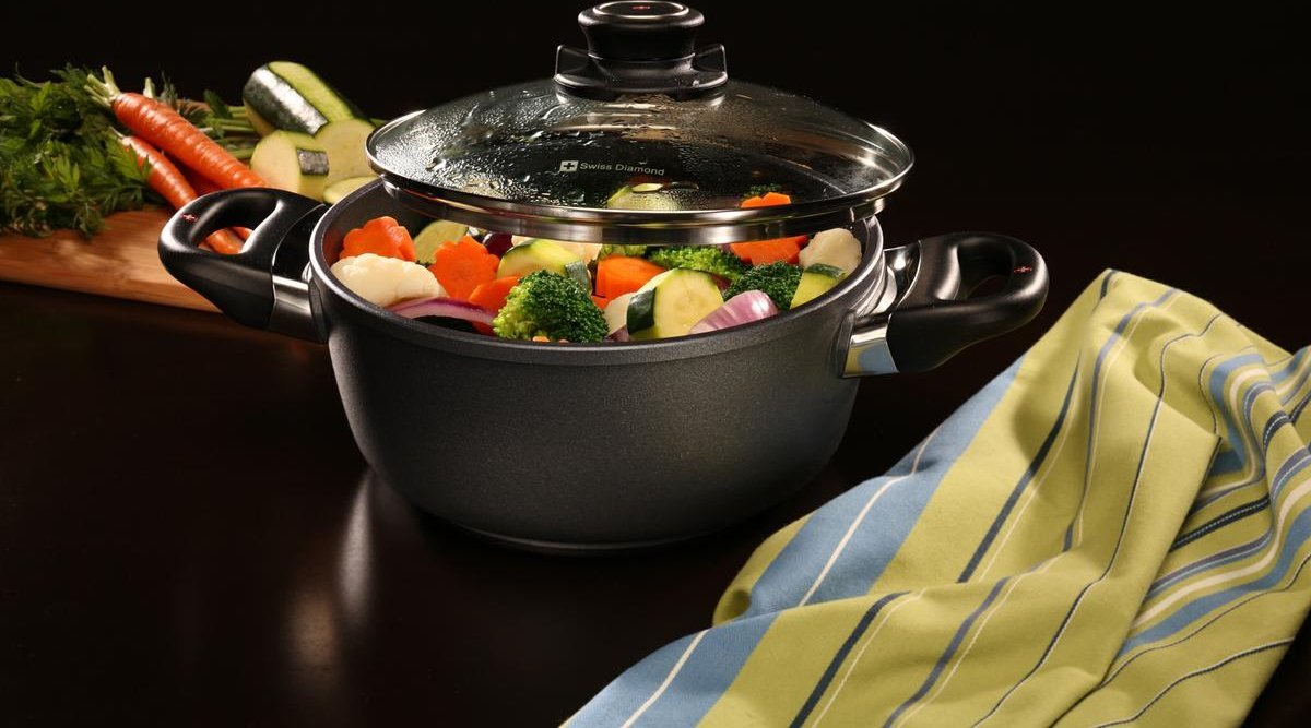 Swiss Diamond - 2.1 L Induction Nonstick Casserole with Lid (8") - 6820ic