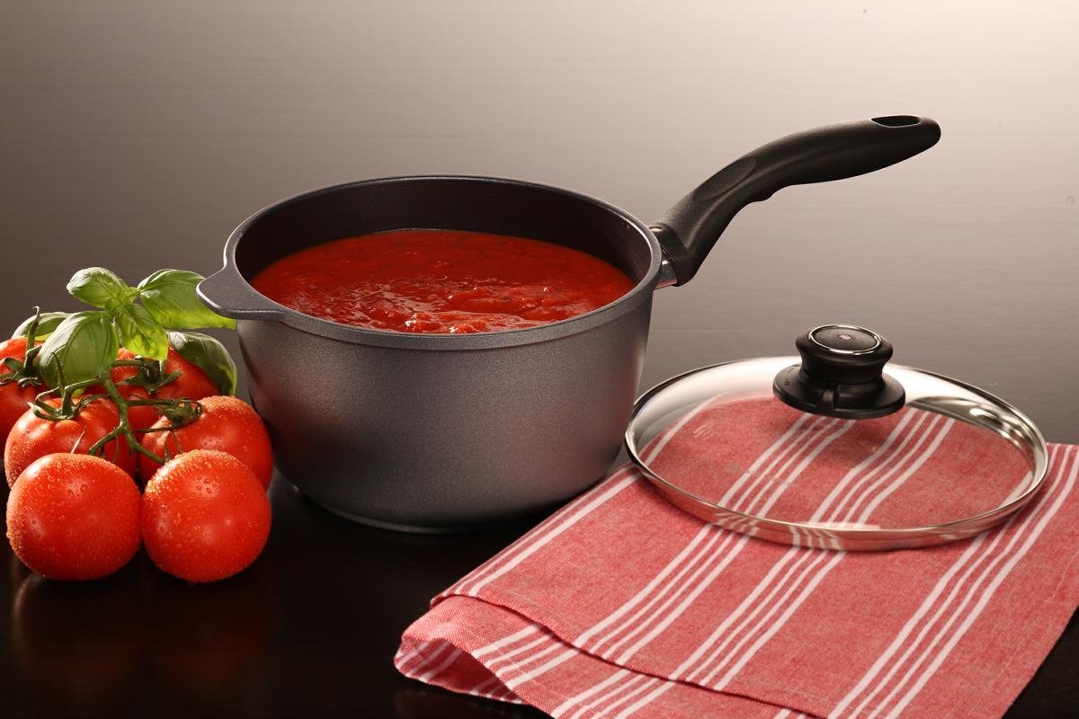 Swiss Diamond - 3 L Classic Nonstick Sauce Pan with Lid - (8") 6720C