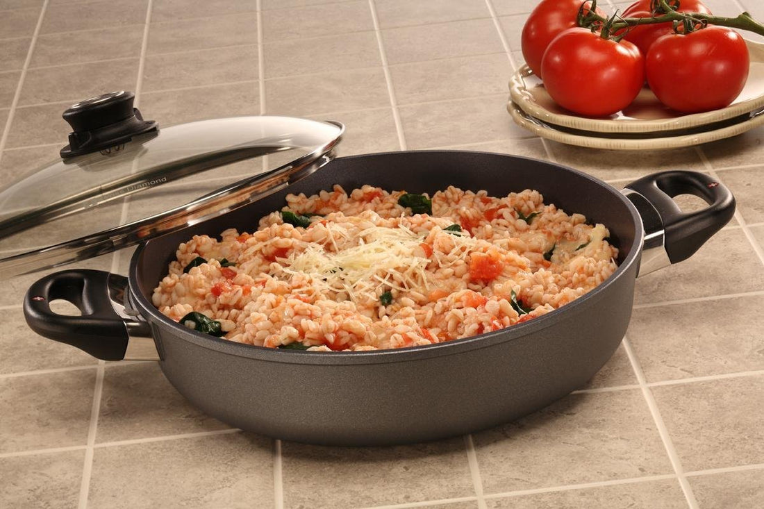 Swiss Diamond - 3.5 L Classic Nonstick Sauteuse with Lid (11") - 6628C