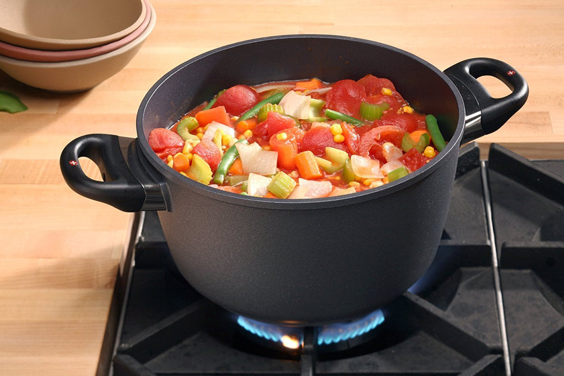 Swiss Diamond - 5.2 L Classic Nonstick Soup Pot with Lid (9.5") - 6124C