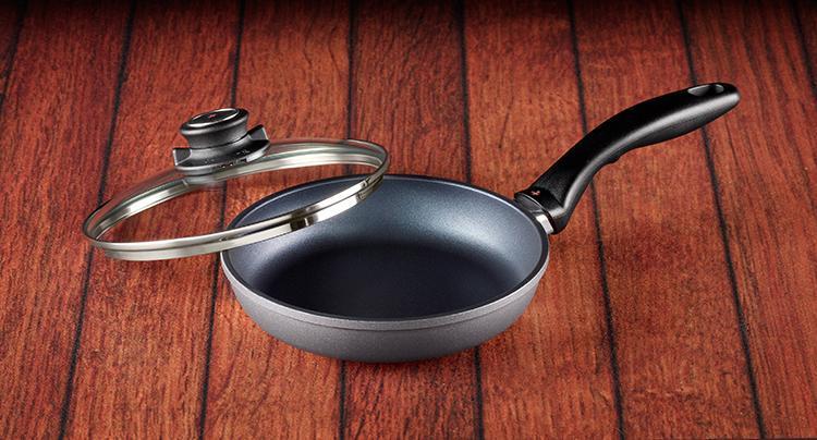 Swiss Diamond - 8" XD Non-Stick Induction Fry Pan with Lid (20 cm) - XD6420iC