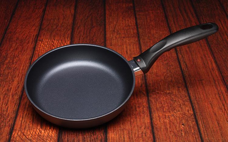 Swiss Diamond - 8" XD Non-Stick Induction Fry Pan with Lid (20 cm) - XD6420iC