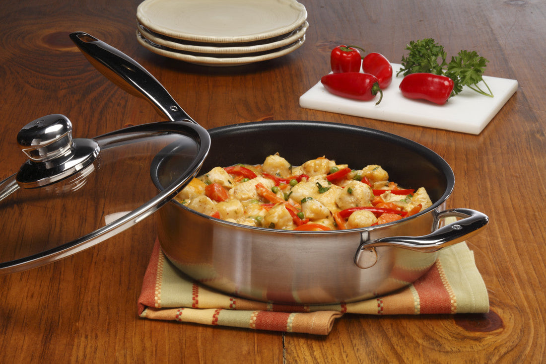 Swiss Diamond - 9.5" Nonstick Clad Sauté Pan with Lid (24 cm) - SDP3724ic