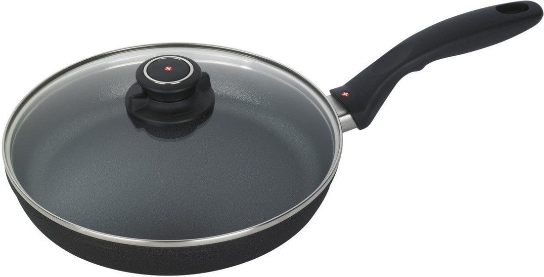 Swiss Diamond - 9.5" XD Non-Stick Fry Pan with Lid (24 cm) - XD6424C